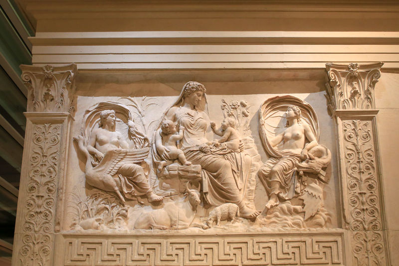 Ara Pacis в Риме: реконструированный августинский алтарь мира