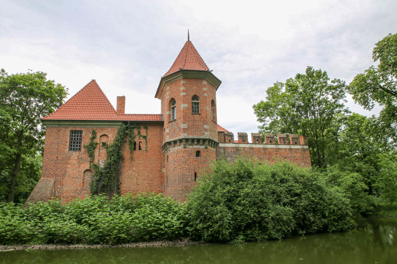 Зиемия-Ловицка: дворцы, сады, народные музеи. Что посетить и посмотреть?