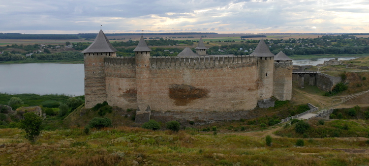 Замок Чочим - история, достопримечательности и практическая информация