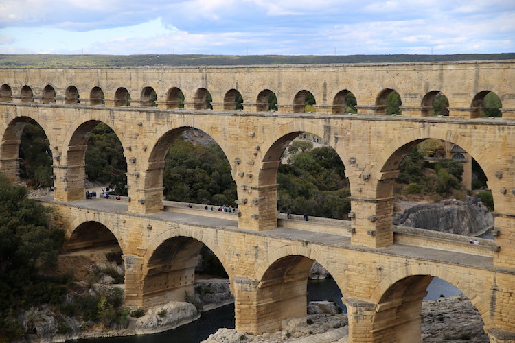 Пон-дю-Гар - римский акведук на юге Франции
