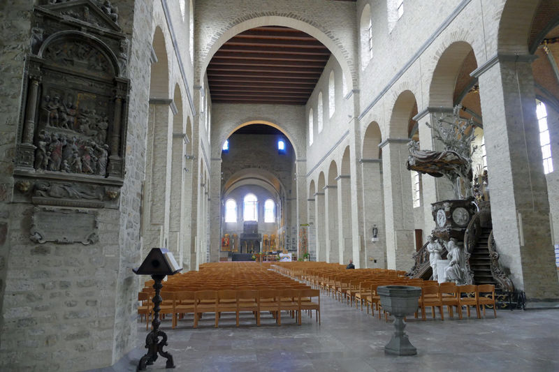 Коллегиальная церковь Святой Гертруды в Нивеле - история и достопримечательности