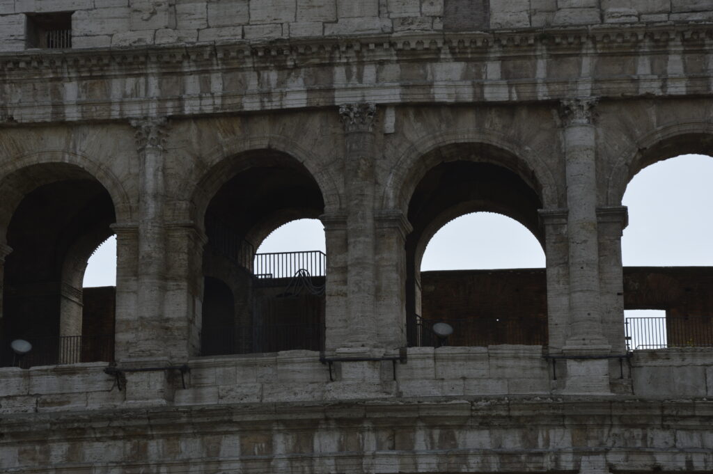 Колизей - достопримечательность Рима и самый известный памятник в мире