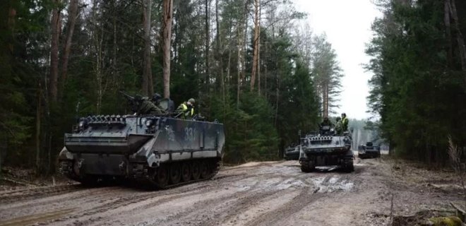 Литва передаст Украине бронетехнику, военные грузовики и внедорожники для саперов