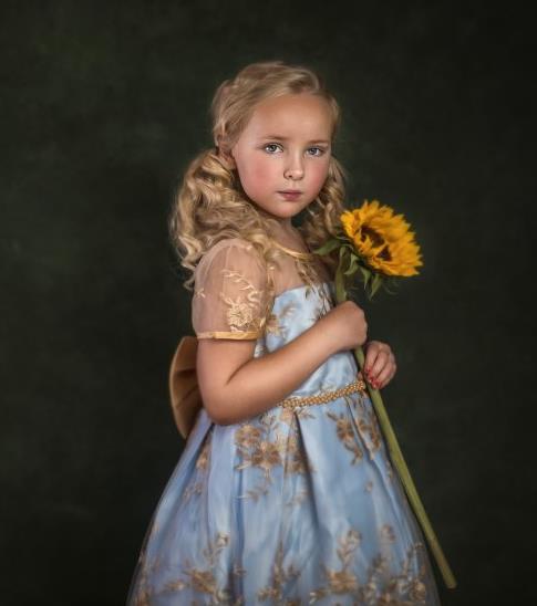 Focus with CA Neil – Pretty Little Sunflower Editing Tutorial