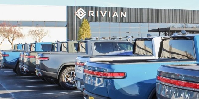 Ілон Маск заявив, що виробники електромобілів Rivian та Lucid рухаються до банкрутства