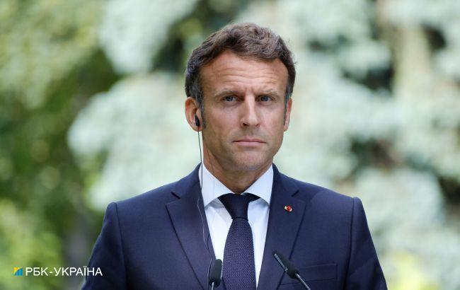 Макрон теряет парламентское большинство на выборах во Франции