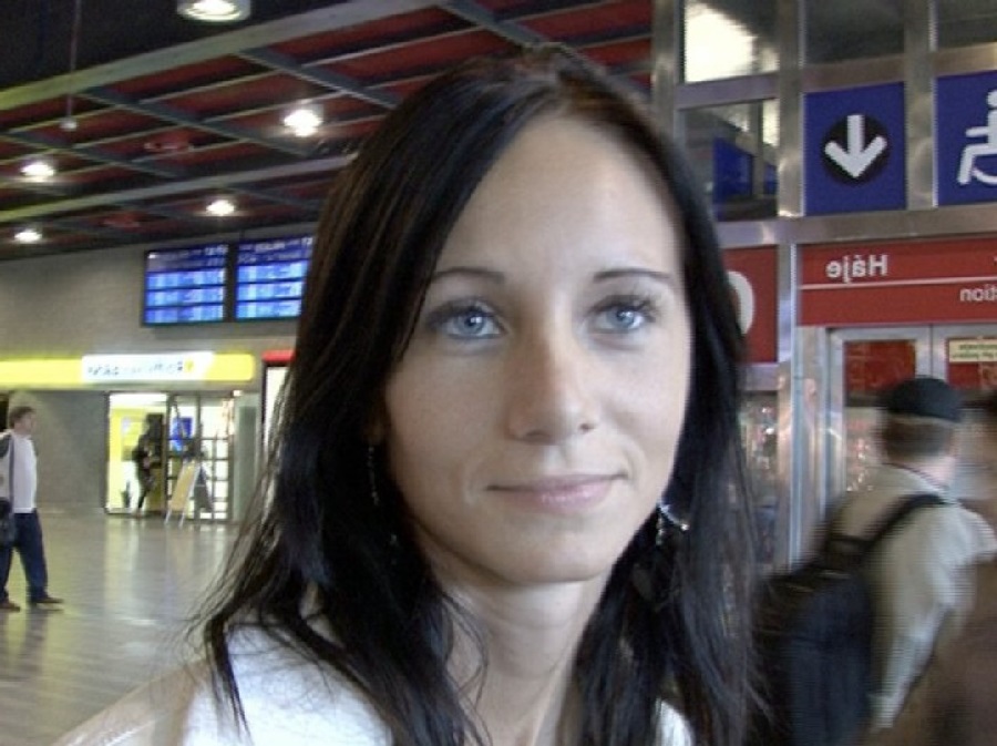 Eveline Neill - Pickup Hot Girl On Airport - (CzechStreets) [SD 576p]