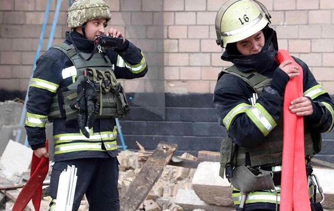 Ночной обстрел Харькова: поврежден двухэтажный дом, спасатели ищут людей под завалами