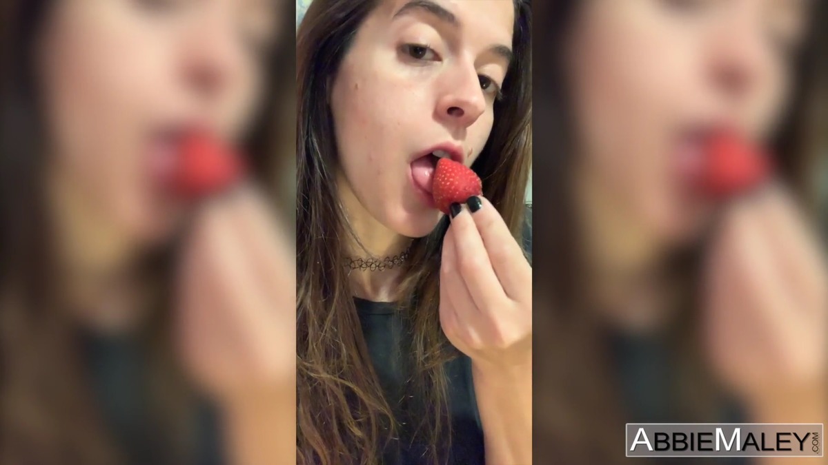 [AbbieMaley.com] Abbie Maley aka Wednesday Parker - Strawberries And Sex Toys (12.08.2022) [2022 г., Solo, Teen, Masturbation, Vibrator, Orgasm, 720p]