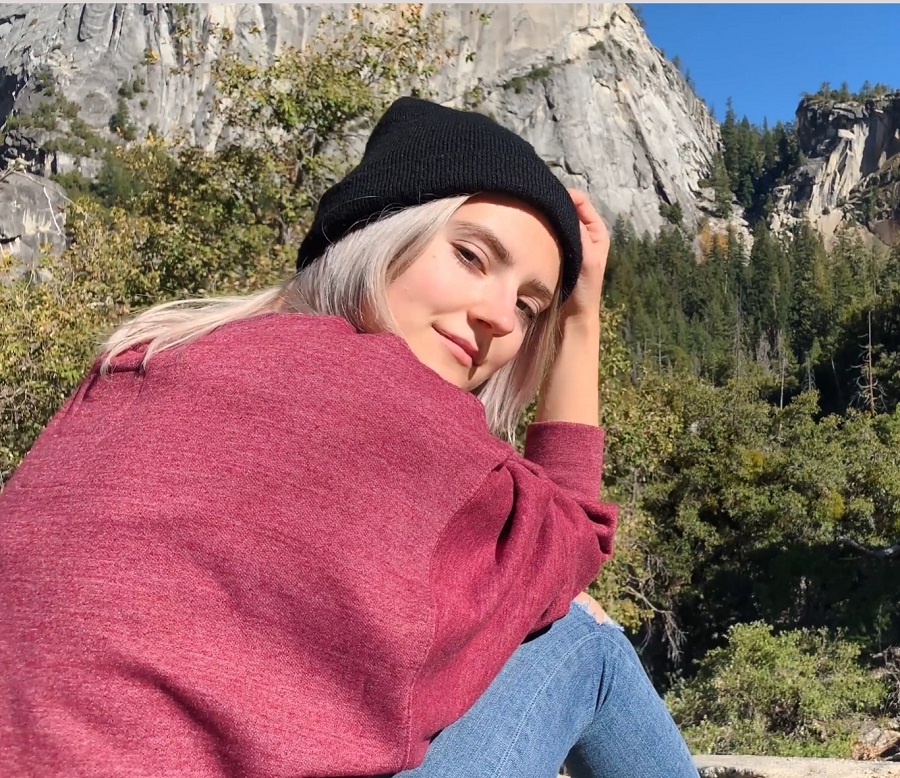 Eva Elfie - A Public Blowjob In Yosemite UltraHD/4K