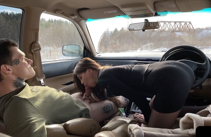 Lera - Amateur Sex In The Car