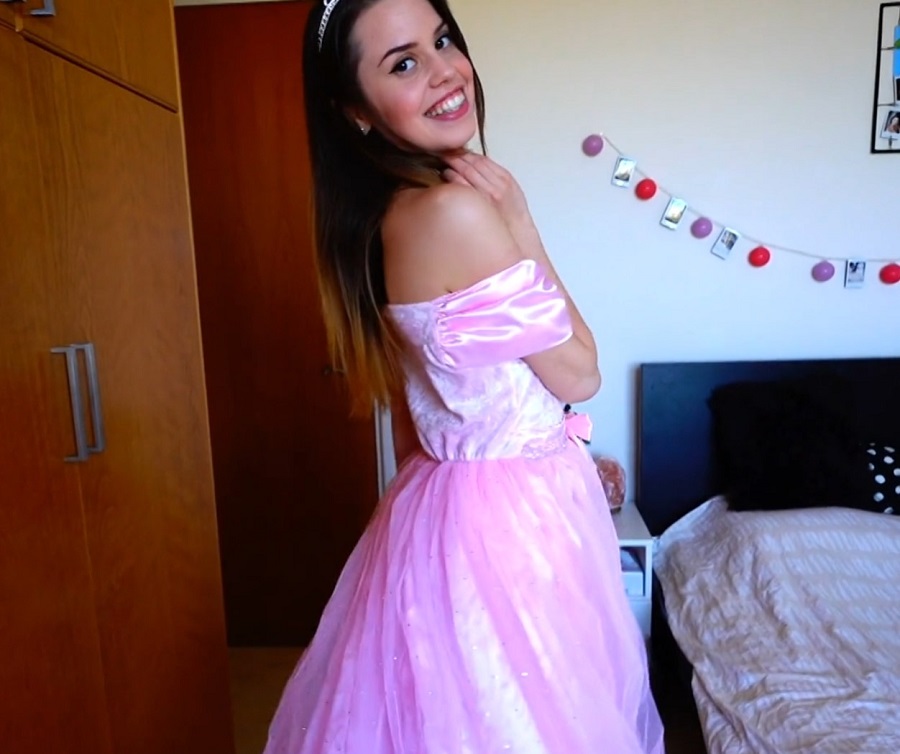 Jamie Young - Cute Princess In Pink Dress Fuck