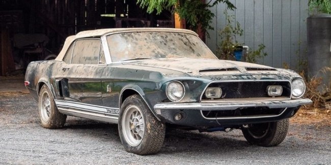 У покинутому гаражі знайшли рідкісний Ford Mustang