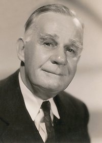 Генри Треверс