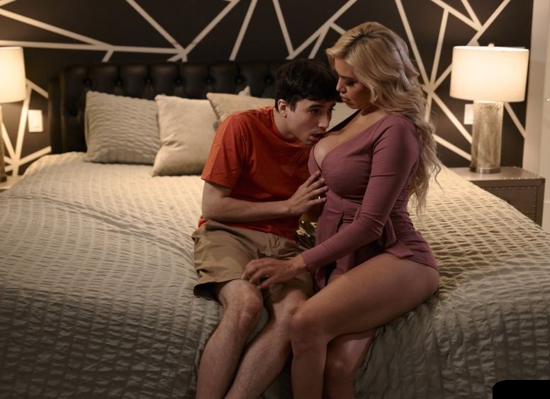 Caitlin Bell StepMom Help With First Sex FullHD 1080p