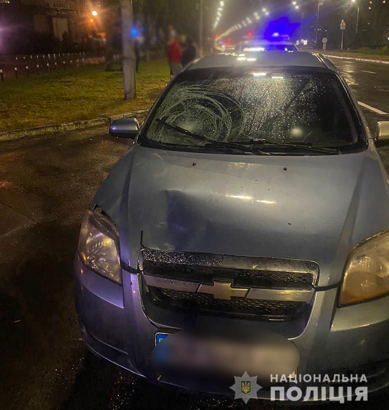 Поліцейські Києва повідомили про підозру водію, який збив неповнолітню та втік з місця пригоди
