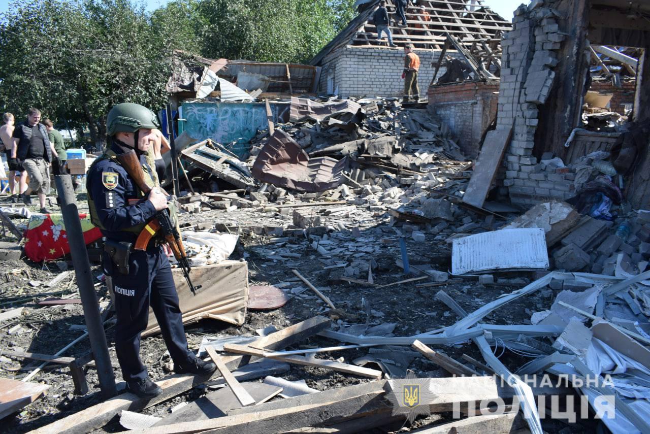Постраждали понад 30 будинків, є поранені – поліція Донеччини задокументувала наслідки російського обстрілу Краматорська