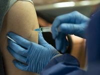 В Україні на COVID-19 минулого тижня захворіли майже 23,9 тис. осіб, зроблено 81 тис. вакцинацій