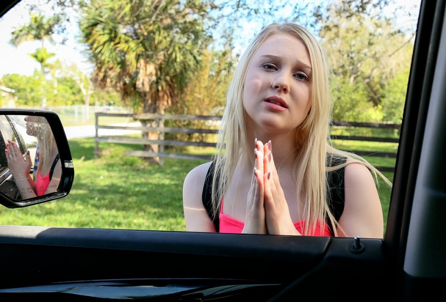 Lily Rader - Sex in The Car [FullHD 1080p] - TeenSkeet