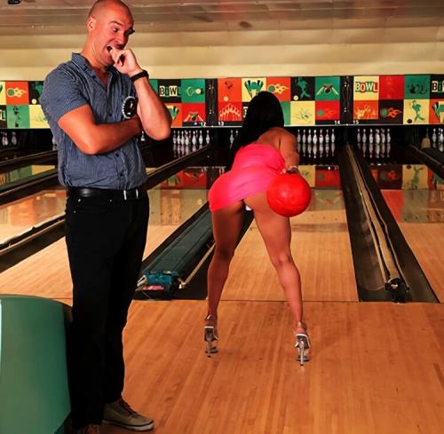 Valerie Kay - Bowling For The Bachelor (1.52 GB)