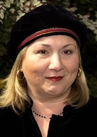 Мими Ледер