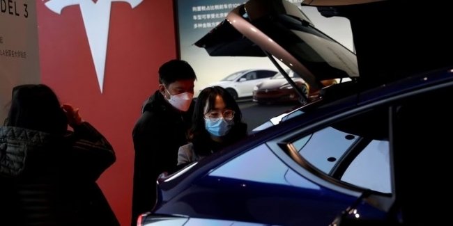 Tesla знизила ціни на електромобілі в Китаї на 9%