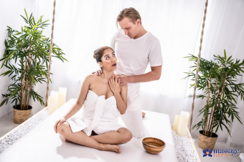 [MassageRooms.com / SexyHub.com] Marina Gold - Latina gets creampie sex massage (25.10.2022) [Creampie, All Sex]