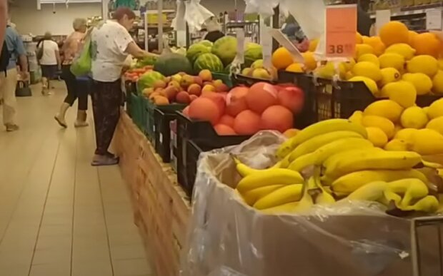 Яблука, банани чи апельсини: обовлені ціни змусять українців робити важкий вибір
