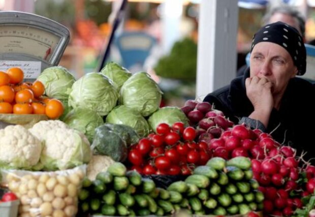 Вистачить на сало та часник: українців здивували новими цінами на овочі з "борщового набору"
