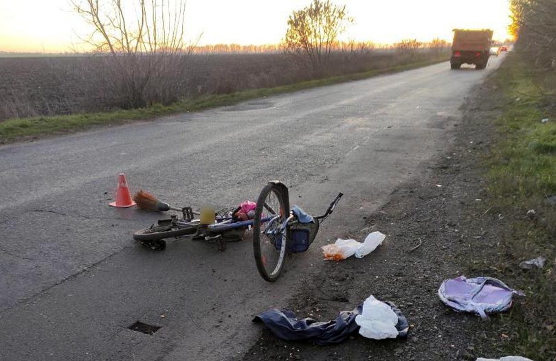 Вісті з Полтави - Під Миргородом вантажівка збила 57-річну велосипедистку