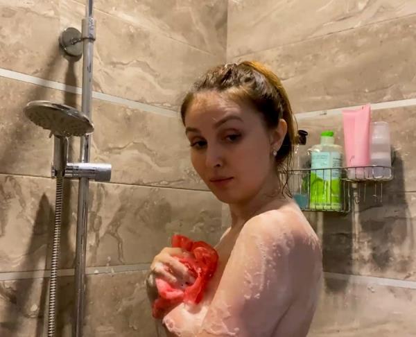 Alinari  - Amateur Sex With Hot Russian StepMom In Shower  (FullHD)