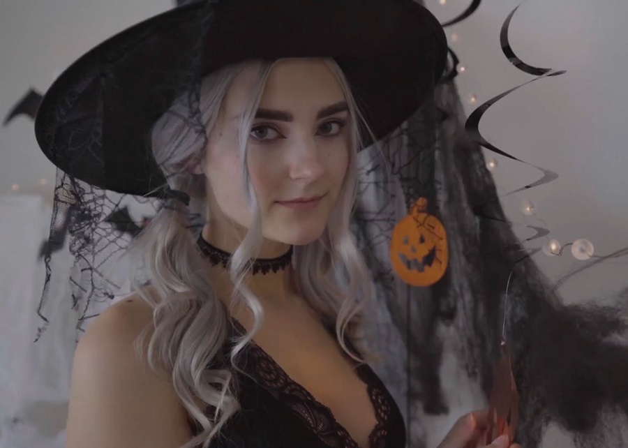Eva Elfie Cute horny witch