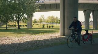 Мужчина с заячьими ушами (2020)