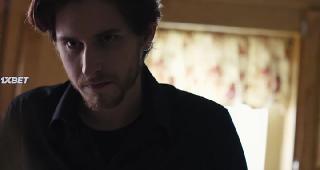 Падение Ашеров (2021)